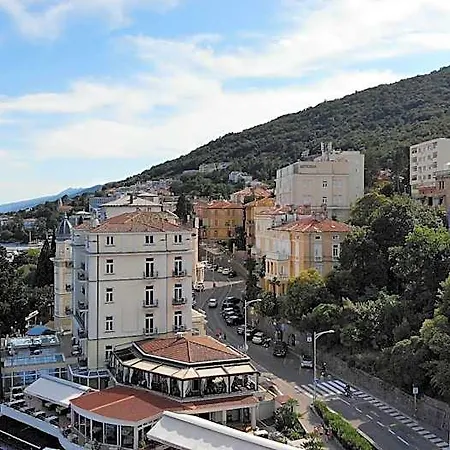 Otel With Seaview Opatija